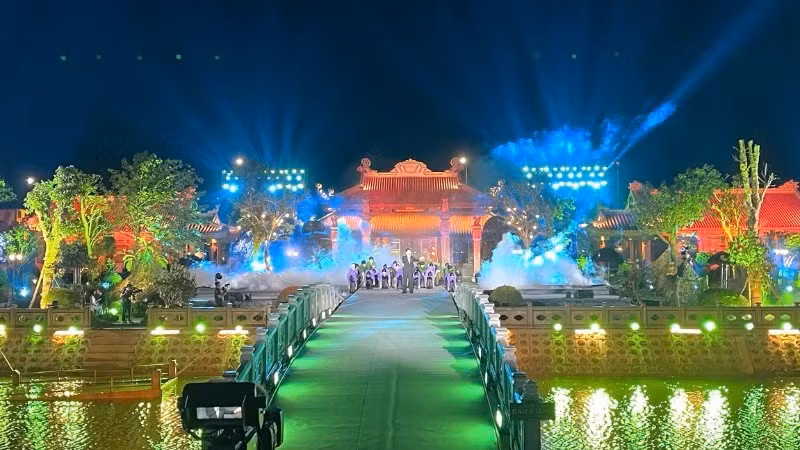 Художественно-публицистическая программа «Героическая песнь на реке» проведена в комплексе исторического памятника паромной переправы Зянь. 