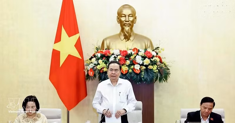 Председатель Национального собрания Чан Тхань Ман выступает. Фото: ВИА