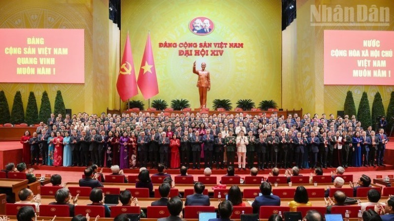 Центральный комитет КПВ XIV созыва представился Съезду.