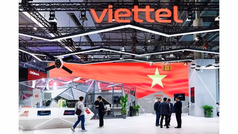 Общий вид стенда Viettel на Mobile World Congress 2026 в Барселоне. Фото: Viettel