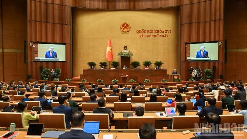 Второй рабочий день 1-й сессии НС XVІ созыва. Фото: Зюи Линь