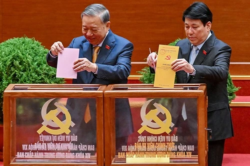 [Фото] Голосование по избранию ЦК КПВ XIV созыва