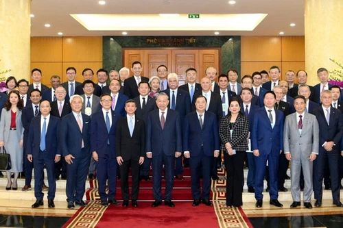 [Фото] Генеральный секретарь ЦК КПВ То Лам принял руководителей международных корпораций 