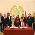 Заместитель министра промышленности и торговли Нгуен Хоанг Лонг и статс-секретарь Федерального министерства экономики и энергетики Германии (BMWK) Штефан Руэнхофф подписали Совместное заявление о установлении энергетического партнёрства между Вьетнамом и Германией . Вице-президент Во Тхи Ань Суан и посол Ву Куанг Минь присутствовали на церемонии подписания. (Фото: ВИА)