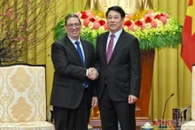 [Фото] Президент Лыонг Кыонг принял специального посланника Партии и Государства Кубы