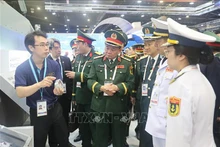 Делегация Министерства обороны Вьетнама принимает участие в Сингапурской авиакосмической выставке. Фото: ВИА
