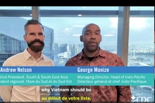 Представители Канадского агентства по развитию экспорта (EDC) принимают участие в онлайн-программе встречи весны и заслушивает презентацию о вьетнамских товарах в Канаде.