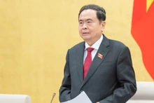 Председатель НС Чан Тхань Ман выступает на заседании. Фото: Зюи Линь