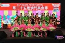 Художественный номер, пронизанный вьетнамской культурной самобытностью, на фестивале. Фото: ВИА 