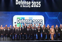 Многочисленные делегаты принимают участие в выставке. Фото: Минь Тханг