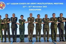 Генерал-полковник Нгуен Ван Нгиа (4-й слева) на ACAMM-26. Фото: ВИА 