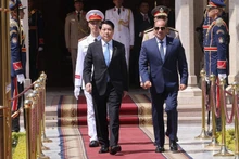 Президент Египта Абдель Фаттах Ас-Сиси встречает Президента Лыонг Кыонга. Фото: ВИА
