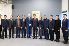 Председатель Контрольно-ревизионной комиссии ЦК КПВ Нгуен Зюи Нгок и рабочая делегация в Фонде инноваций SITRA. Фото: ВИА