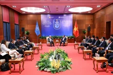 Премьер-министр Фам Минь Тьинь принимает Генерального секретаря ООН Антониу Гутерриша.