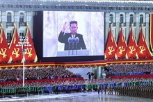 Генеральный секретарь ЦК ТПК, Председатель Госсовета КНДР Ким Чен Ын выступает на церемонии. Фото: ВИА