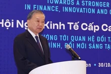 Генеральный секретарь То Лам выступает на Вьетнамско-британской экономической конференции на высоком уровне. Фото: ВИА