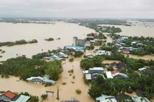 В центральной части страны произошли проливные дожди и наводнения, которые нанесли серьезный ущерб людям и имуществу. Фото: VGP