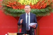 Генеральный секретарь ЦК КПВ То Лам выступает на конференции. Фото: Данг Кхоа