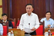 Товарищ Чан Кам Ту выступает на заседании. Фото: Тхэ Дай