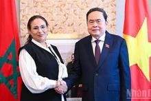 Председатель НС Вьетнама Чан Тхань Ман и Председатель Группы парламентариев марокканско-вьетнамской дружбы Лубна Схири. Фото: Ван Тьук