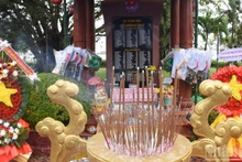 [Фото] Трогательная церемония почтения памяти павших бойцов Гакма в г. Дананге