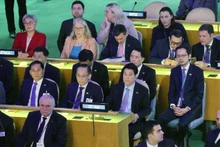 Президент Лыонг Кыонг и члены вьетнамской делегации принимают участие в заседании высокого уровня, посвященном 80-летию основания ООН. Фото: ВИА