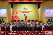 [Фото] Делегаты обсуждают в зале документы XIV съезда КПВ