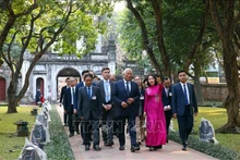 Председатель Европейского совета Антониу Кошта посещает Храм литературы - Куоктызям. Фото: ВИА