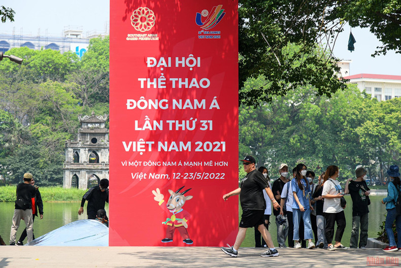 Улицы Ханоя украшены в честь 31-х Игр Юго-Восточной Азии ảnh 2 Улицы Ханоя украшены в честь 31-х Игр Юго-Восточной Азии ảnh 2
