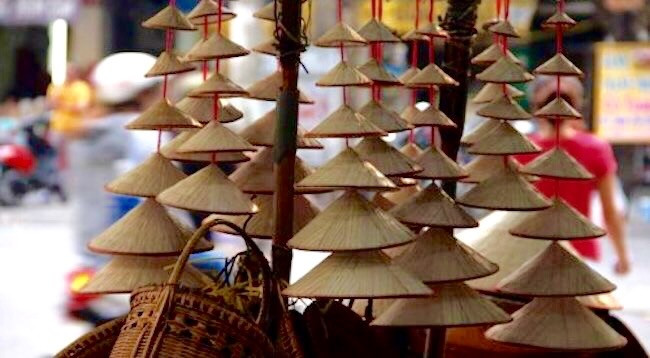 Прелесть вьетнамских шляп «нонла» ảnh 6 Прелесть вьетнамских шляп «нонла» ảnh 6