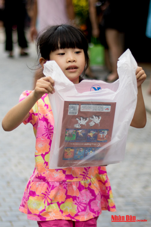 В Ханое открылась Книжная улица: Новый адрес для любителей книг ảnh 5 В Ханое открылась Книжная улица: Новый адрес для любителей книг ảnh 5