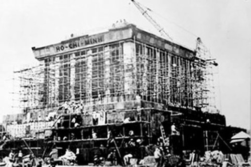 Мавзолей Президента Хо Ши Мина – памятник вьетнамско-советской дружбы ảnh 3 Мавзолей Президента Хо Ши Мина – памятник вьетнамско-советской дружбы ảnh 3