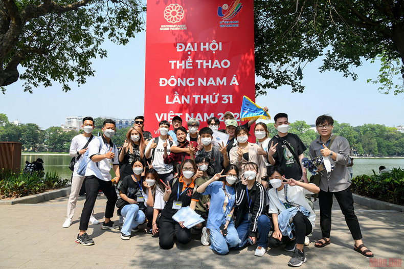 Улицы Ханоя украшены в честь 31-х Игр Юго-Восточной Азии ảnh 4 Улицы Ханоя украшены в честь 31-х Игр Юго-Восточной Азии ảnh 4