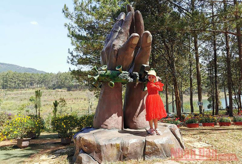 Парк «Covid-19» и вера в победу над пандемией ảnh 9 Парк «Covid-19» и вера в победу над пандемией ảnh 9