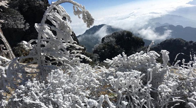Лед и снег покрыли гору Фаншипан ảnh 2 Лед и снег покрыли гору Фаншипан ảnh 2