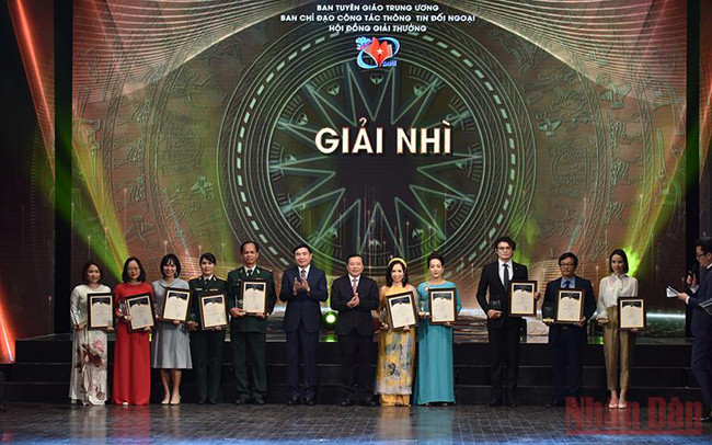 Состоялась церемония награждения победителей 7-й Национальной премии внешнего информирования ảnh 3 Состоялась церемония награждения победителей 7-й Национальной премии внешнего информирования ảnh 3