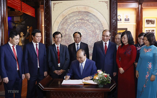 Состоялась церемония празднования 110-летия со дня рождения Генерального секретаря ЦК КПВ Нгуен Ван Кы ảnh 1 Состоялась церемония празднования 110-летия со дня рождения Генерального секретаря ЦК КПВ Нгуен Ван Кы ảnh 1