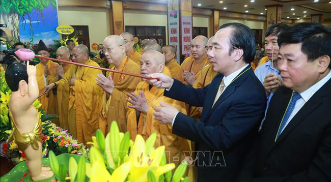Вьетнамская буддийская сангха провела церемонию празднования Весака ảnh 1 Вьетнамская буддийская сангха провела церемонию празднования Весака ảnh 1