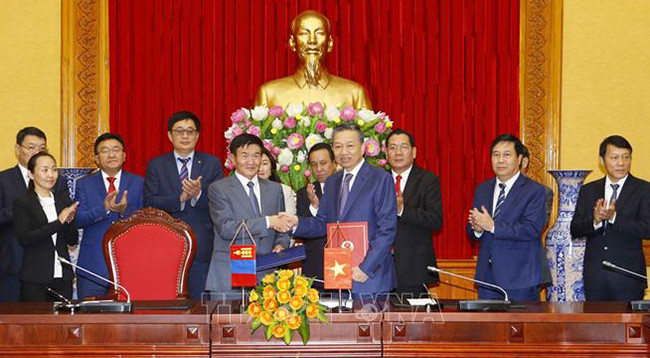 Вьетнам и Монголия развивают сотрудничество ảnh 2 Вьетнам и Монголия развивают сотрудничество ảnh 2