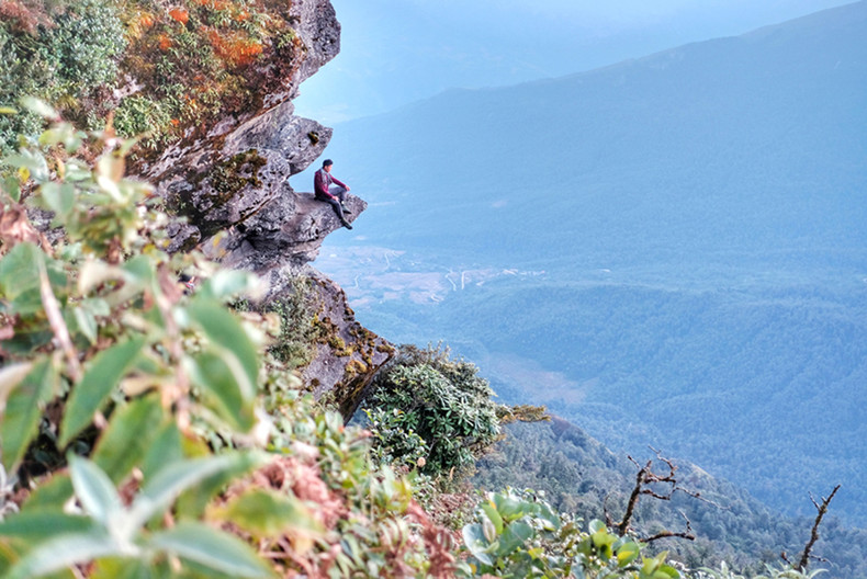 Покоряя крышу пограничной общины Ити, «гоняться за облаками» на вершине Лаотхан ảnh 3
