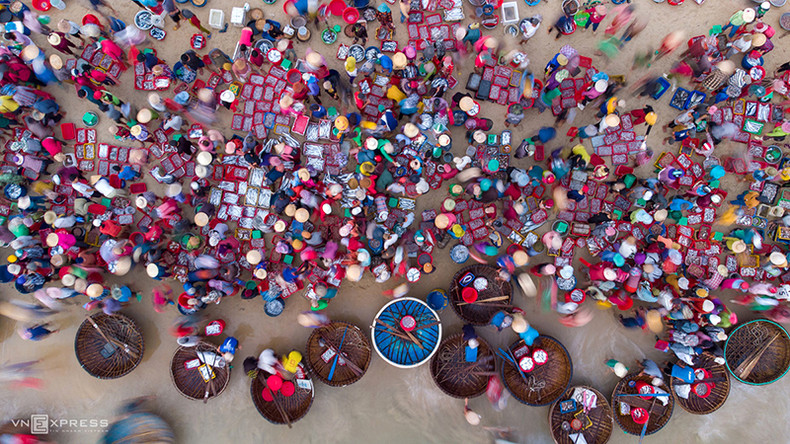 Самый оживленный рыбный рынок в Куангнаме ảnh 4 Самый оживленный рыбный рынок в Куангнаме ảnh 4