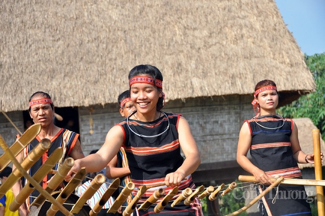 Традиционные костюмы – культурное наследие у каждой народности ảnh 17 Традиционные костюмы – культурное наследие у каждой народности ảnh 17