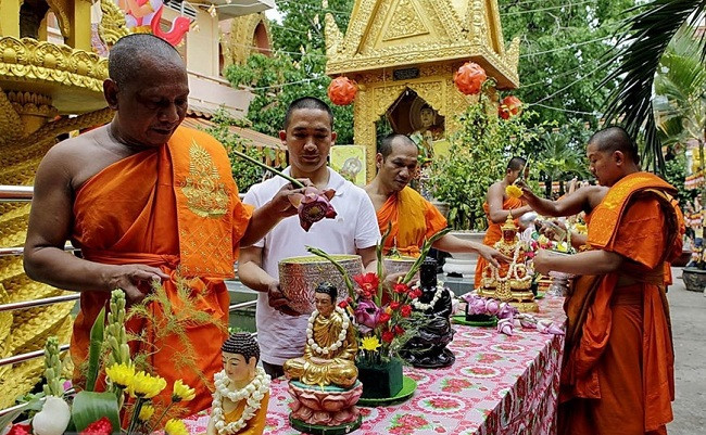 Уникальные традиционные фестивали в юго-западном регионе Вьетнама ảnh 7 Уникальные традиционные фестивали в юго-западном регионе Вьетнама ảnh 7