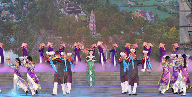 Открылись Фестиваль выступления объектов национального нематериального культурного наследия и Фестиваль Тханьтуен – 2019 ảnh 6 Открылись Фестиваль выступления объектов национального нематериального культурного наследия и Фестиваль Тханьтуен – 2019 ảnh 6