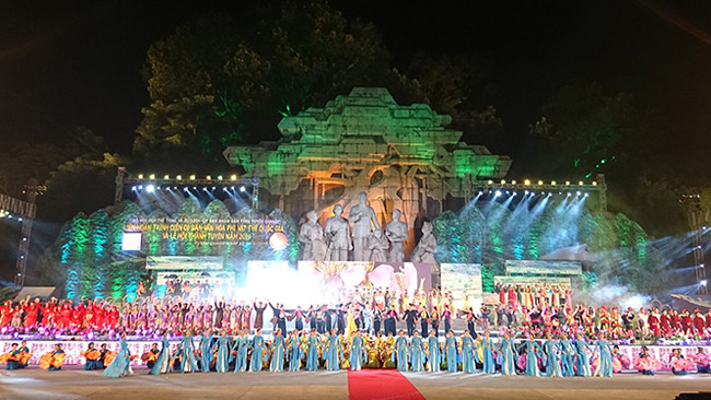 Открылись Фестиваль выступления объектов национального нематериального культурного наследия и Фестиваль Тханьтуен – 2019 ảnh 9 Открылись Фестиваль выступления объектов национального нематериального культурного наследия и Фестиваль Тханьтуен – 2019 ảnh 9