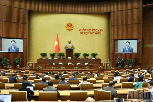 Заседание в зале 21 ноября в рамках десятой сессии НС XV созыва. (Фото: Зюи Линь)