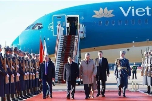 Премьер-министр Фам Минь Тьинь начинает официальный визит в Российскую Федерацию. (Фото: ВИА)