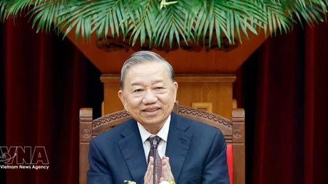 Генсек То Лам выступает на встрече. Фото: ВИА