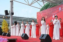 В Осаке состоялся вьетнамский фестиваль Тэт 2026 в честь успешного проведения XIV съезда КПВ