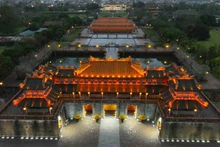 Ночная панорама Императорской цитадели – сердца древней столицы Хюэ. Это одно из излюбленных направлений австралийских и международных туристов. Фото: ВИА